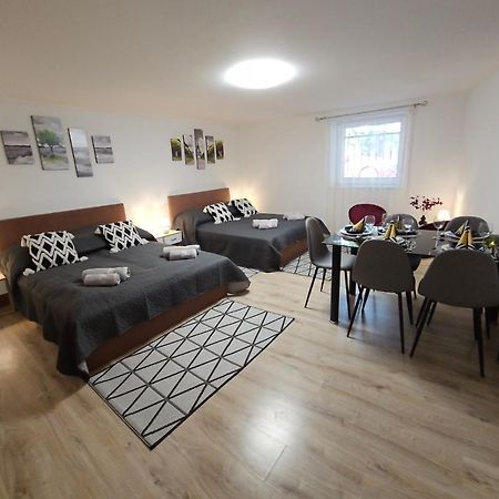 Holiness Apartmanok Сегед Экстерьер фото
