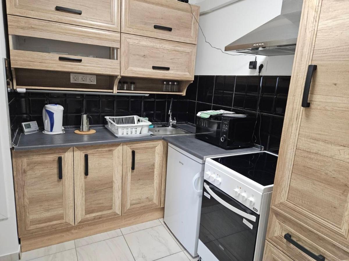 Holiness Apartmanok Сегед Экстерьер фото