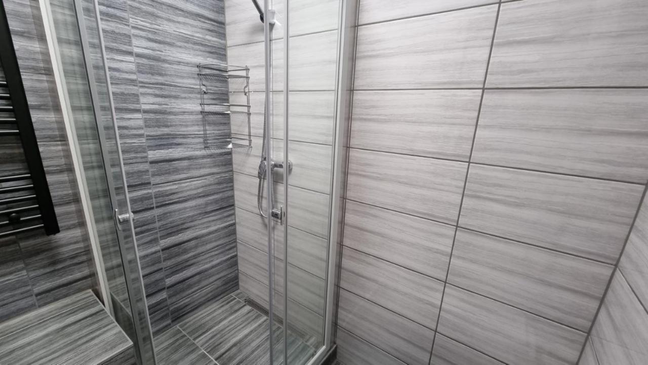 Holiness Apartmanok Сегед Экстерьер фото