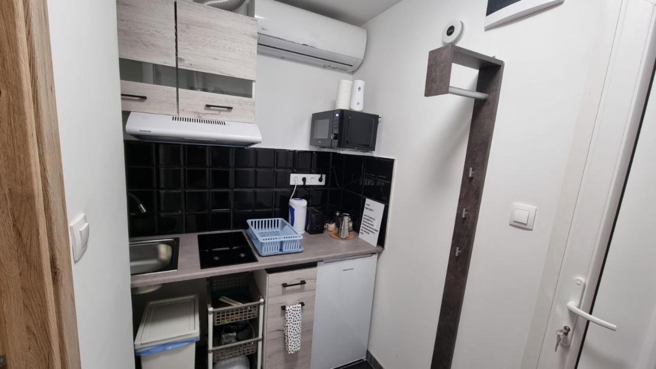 Holiness Apartmanok Сегед Экстерьер фото