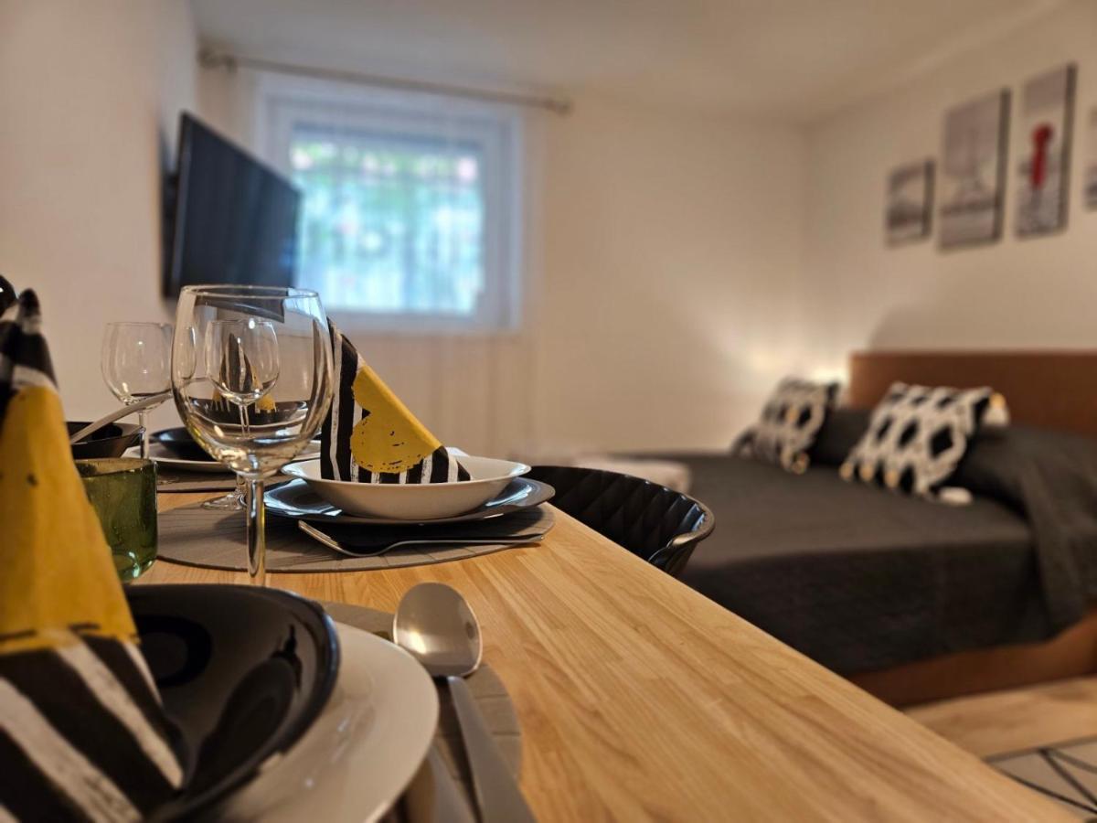 Holiness Apartmanok Сегед Экстерьер фото