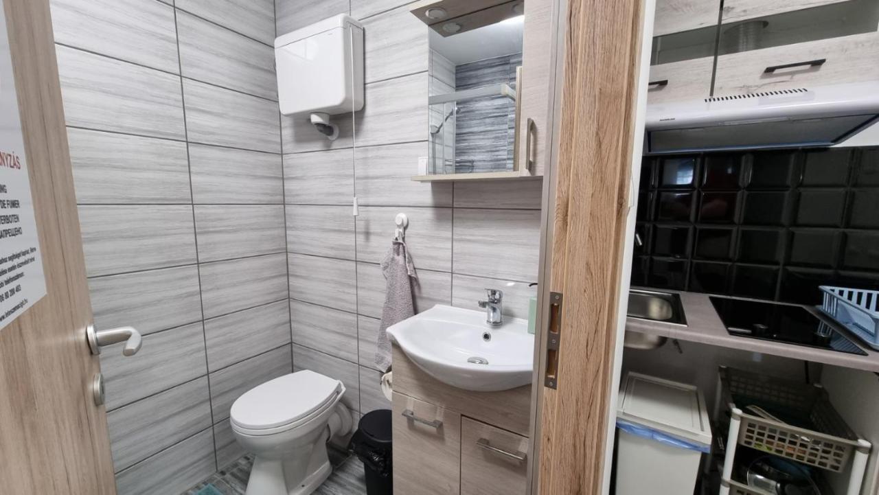 Holiness Apartmanok Сегед Экстерьер фото