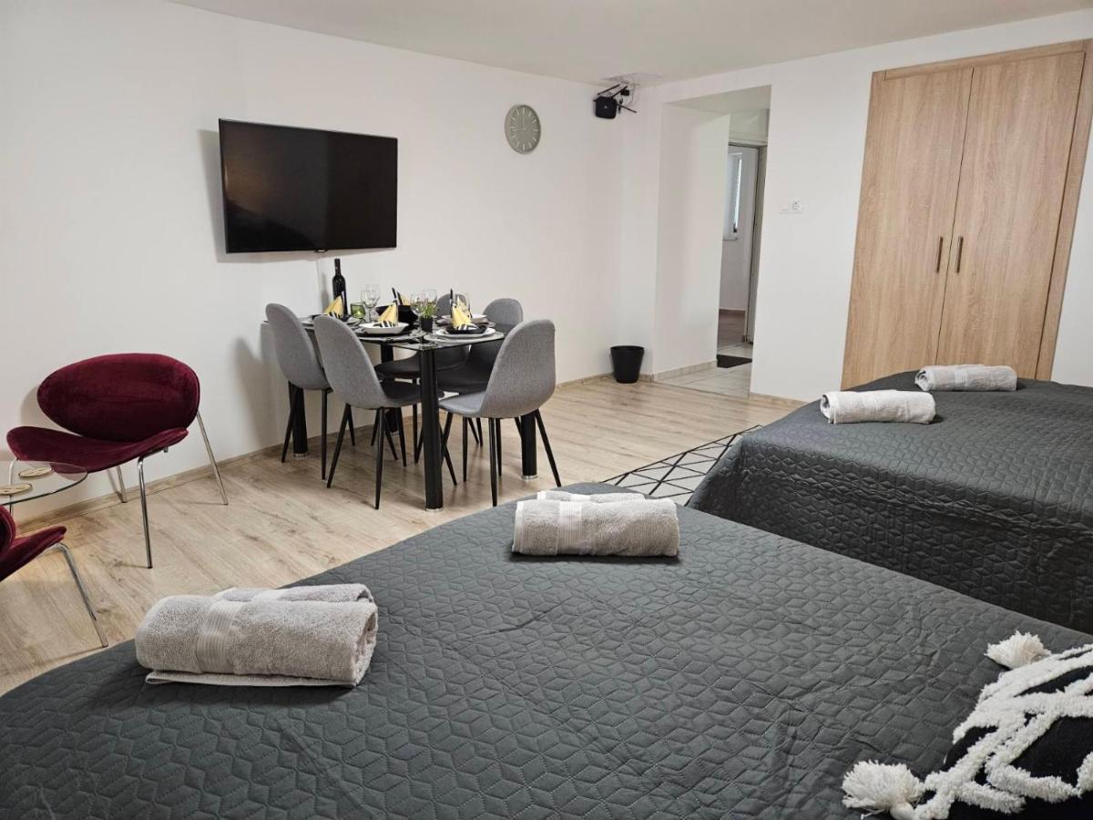 Holiness Apartmanok Сегед Экстерьер фото