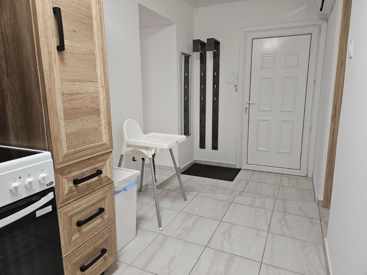Holiness Apartmanok Сегед Экстерьер фото