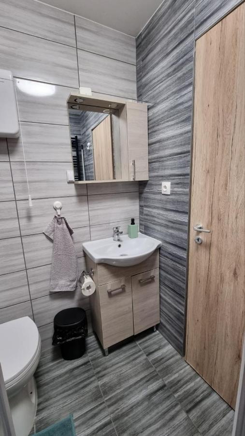Holiness Apartmanok Сегед Экстерьер фото