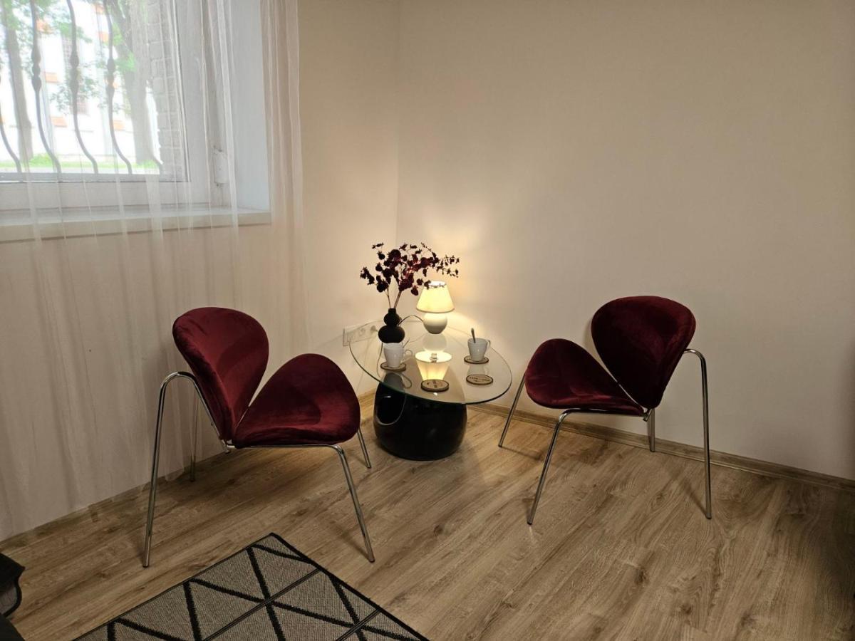 Holiness Apartmanok Сегед Экстерьер фото