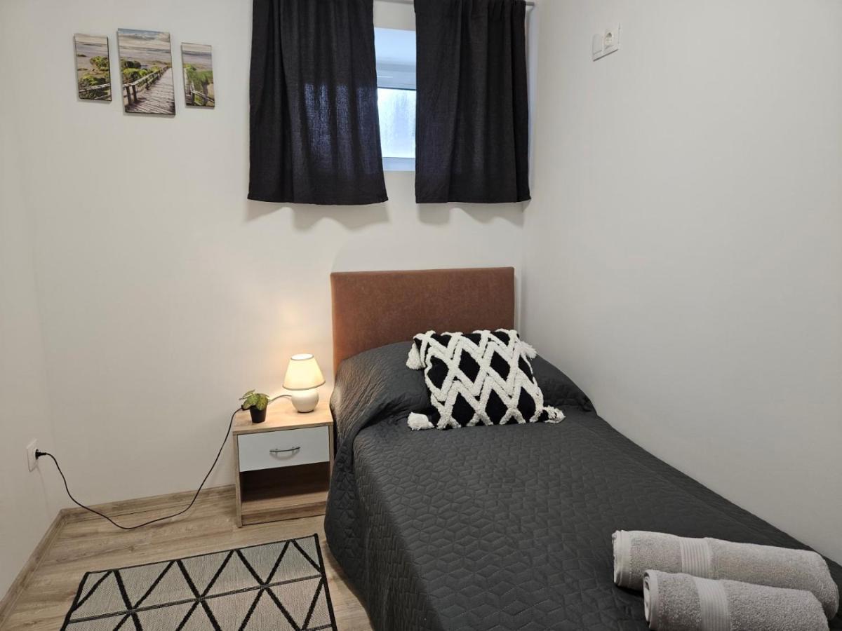 Holiness Apartmanok Сегед Экстерьер фото